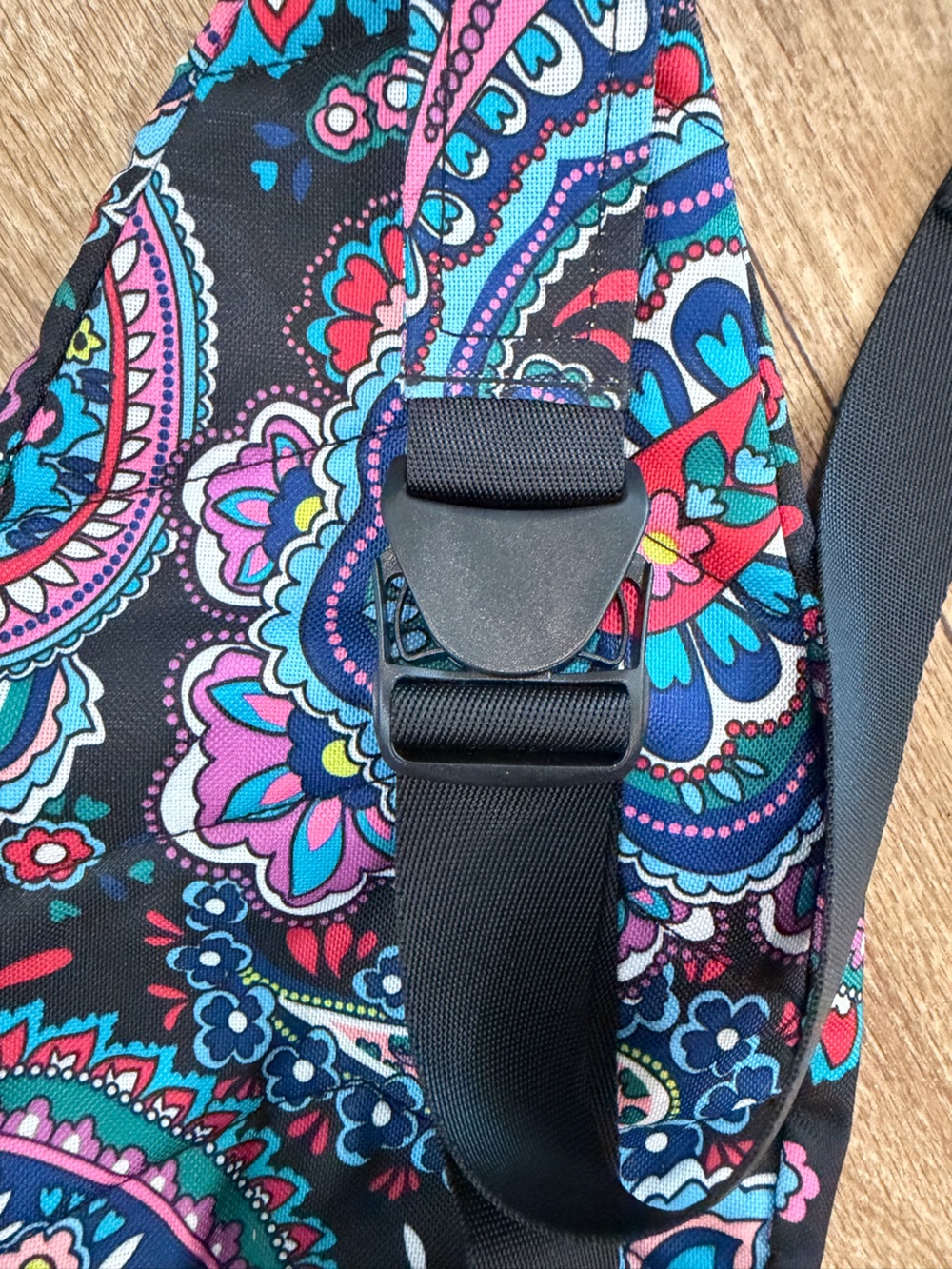 Vera Bradley Sling Backpack Crossbody Bag‎ Floral Paisley Black Multicolor 27612 - Picture 8 of 8